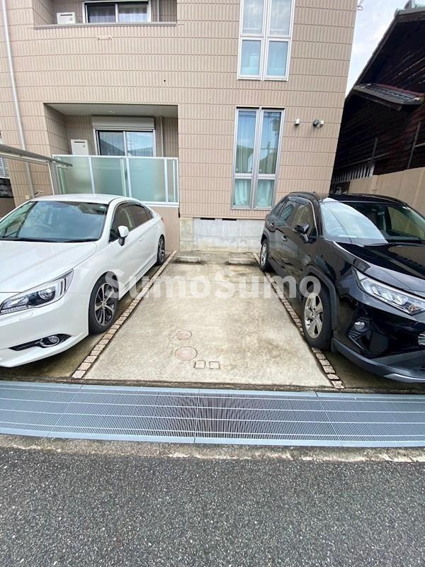 ソラリア一番町の駐車場