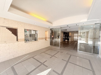 【エントランス】 | キングマンション千里万博公園 | エントランス