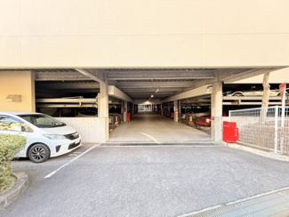【駐車場】 | キングマンション千里万博公園 | 駐車場