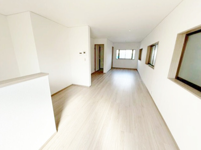 【居間・リビング】 | 山科区椥辻池尻町　中古戸建