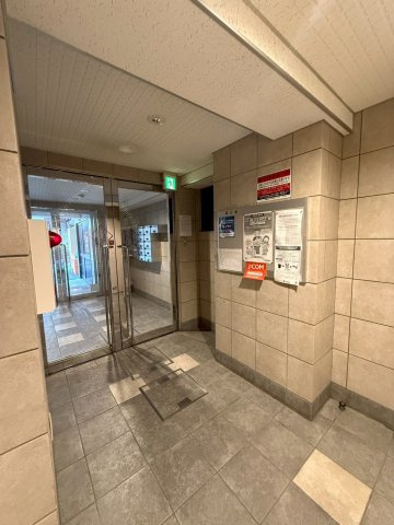 プレミアム本町のエントランス