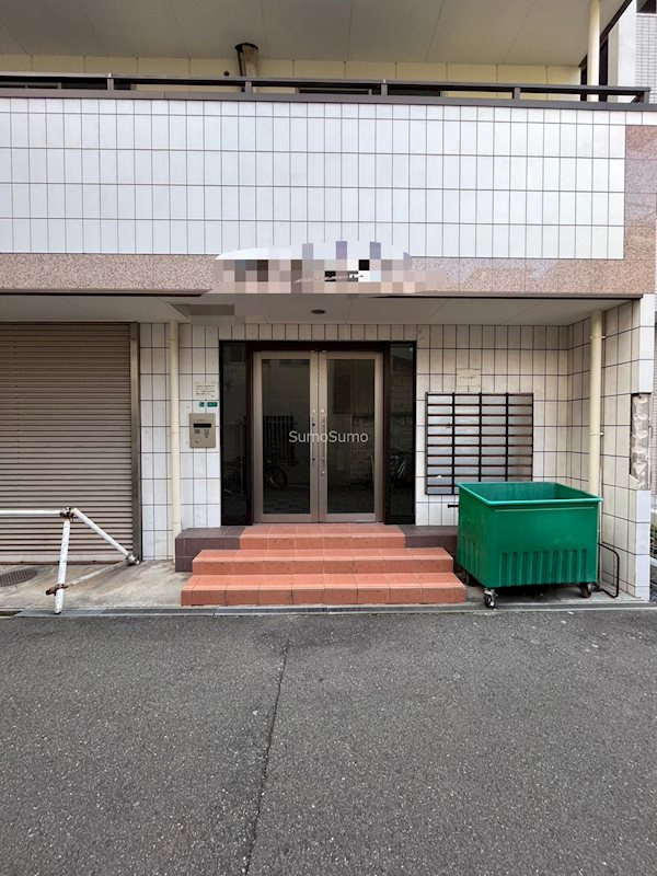 タウンコート桜川のエントランス