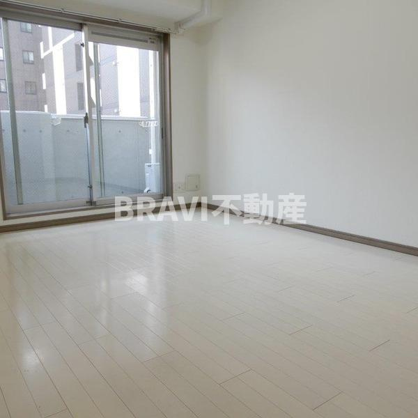 フォーゼ安堂寺　BRAVI不動産の居間・リビング