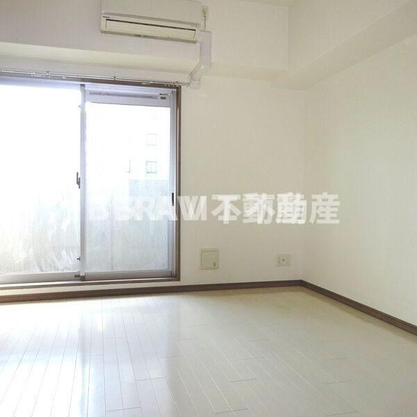 フォーゼ安堂寺　BRAVI不動産の洋室