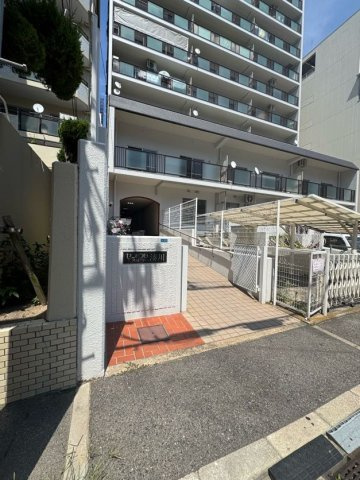 セントラルハイツ湊川のエントランス