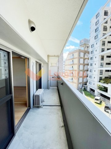 メゾンクラウン大手山のバルコニー|お洗濯にも便利なバルコニー付き