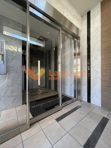 メゾンクラウン大手山のエントランス|落ち着いたエントランスです