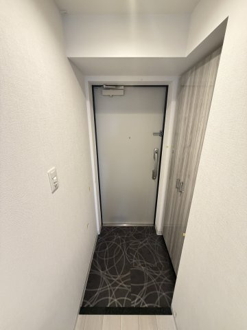 セオリー大阪ルチアの玄関