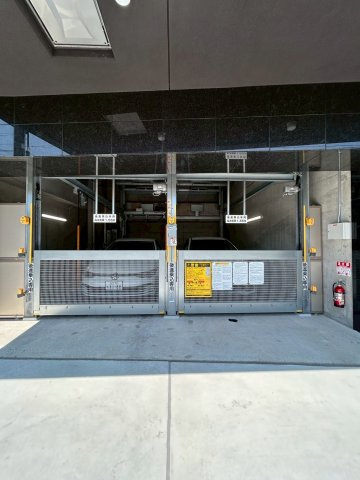ソルテラスKOBE湊町の駐車場