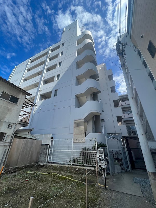 フローラル板宿の外観