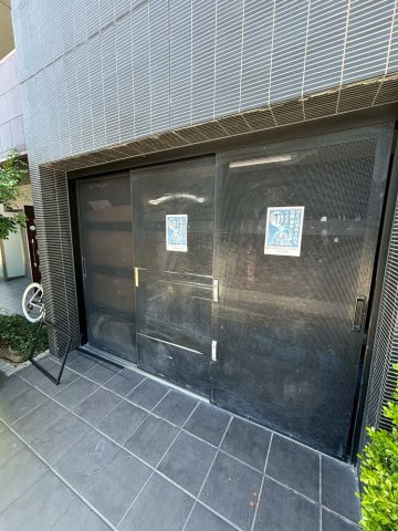 プロシード大阪NB3のエントランス