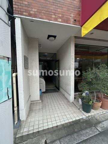 セイワパレス寺山公園のエントランス