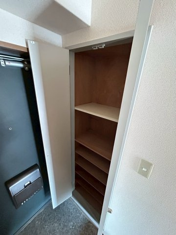 ソレアード岡本南の収納