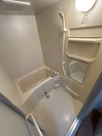 ソレアード岡本南の浴室
