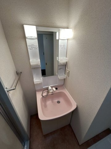 ソレアード岡本南の洗面所