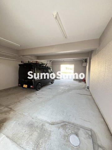 センターヒル岡本の駐車場