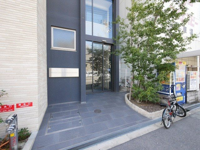 プレミアムコート谷町4丁目のエントランス