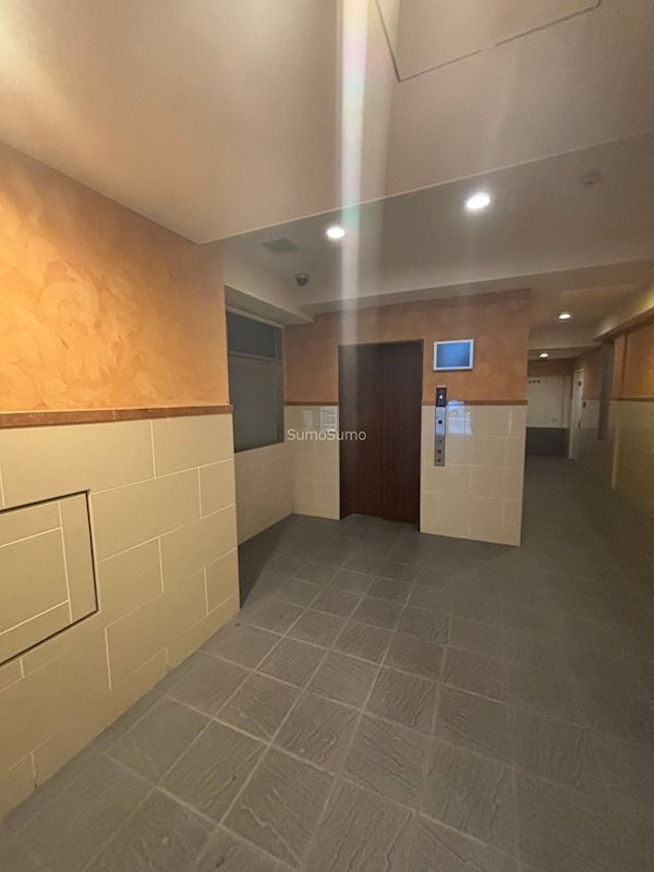 フレンシアノイエ内本町のロビー|建物の内部です