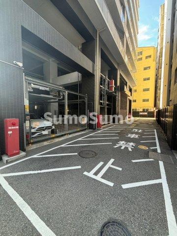プレミスト南船場の駐車場