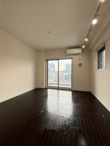 大阪市中央区高津３丁目の賃貸マンションの居間・リビング