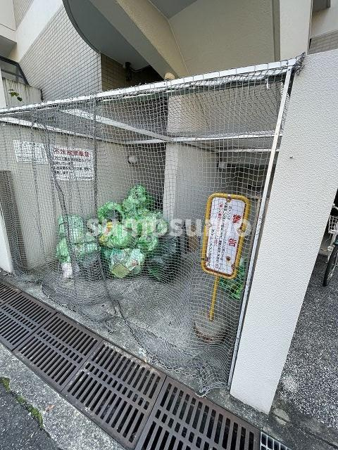 ダイドーメゾン立花西の外観