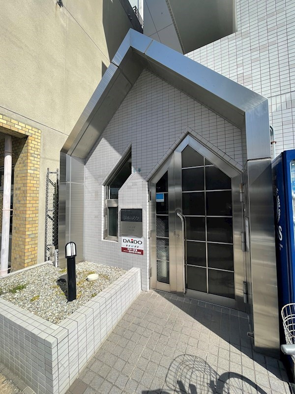 ダイドーメゾン兵庫本町の外観