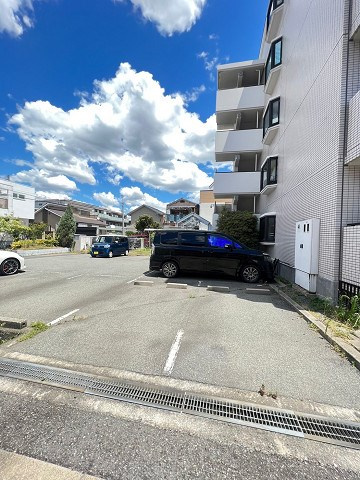ソービ・ドゥモンの駐車場