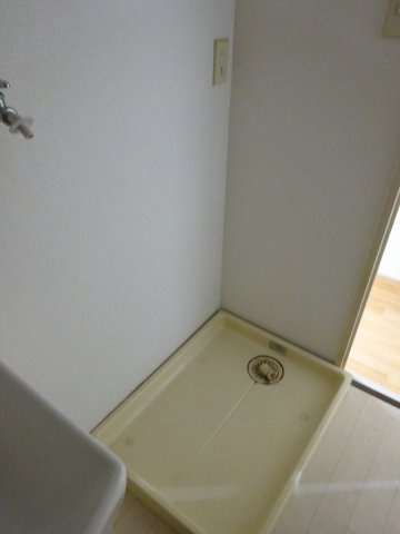 レジデンス島A棟の設備|洗濯機置場