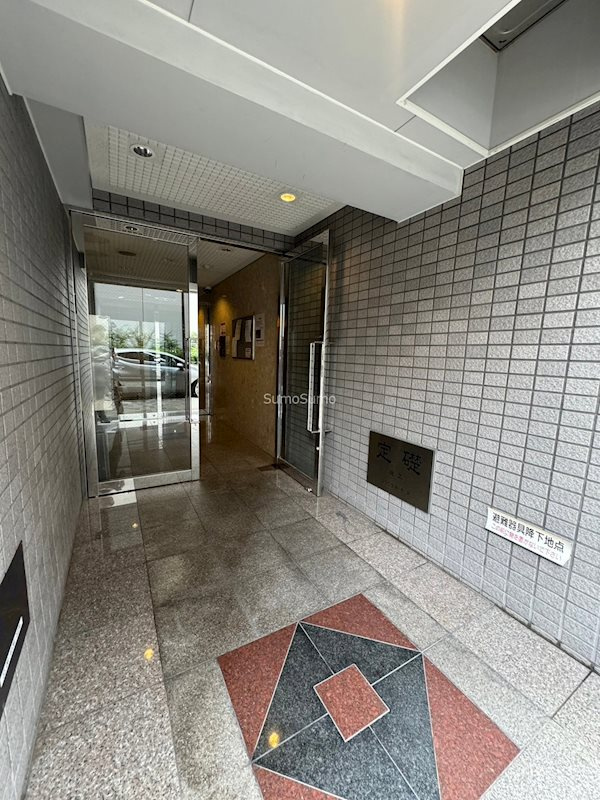 プレミアム新町Ⅲのエントランス