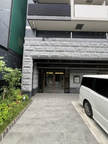 プレサンス難波マジョリティのエントランス