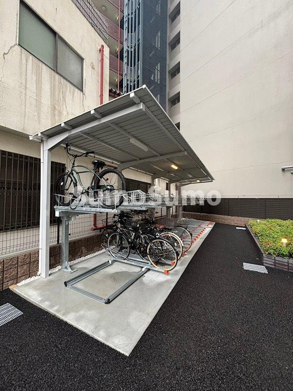プレジオ九条の駐車場