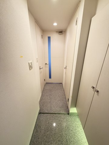 プレジール三ノ宮Ⅱの玄関