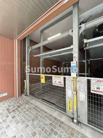 プレジオ本町の駐車場