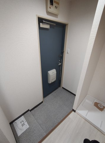 ハイツ湊川の玄関