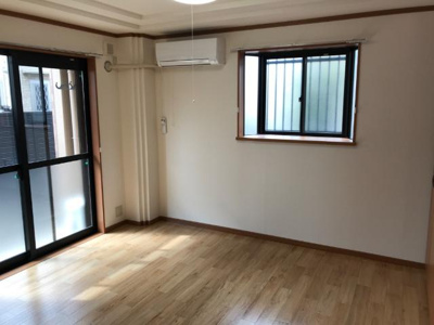 【居間・リビング】 | ロイヤルグリーンヒルズ | リビング