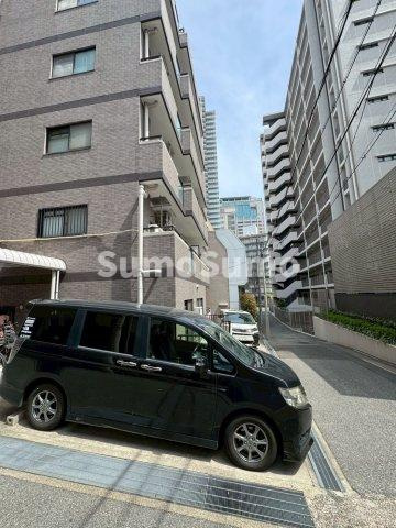 パルメーラ県庁前の駐車場