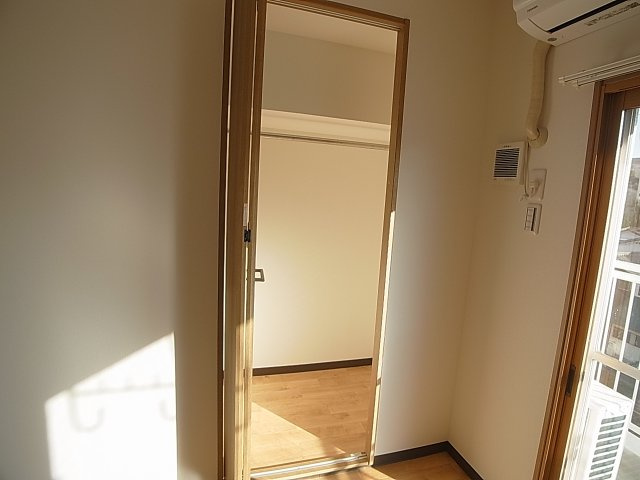 SUZURAN　DANCHI Ⅱの収納|クローゼット、奥行き有ります