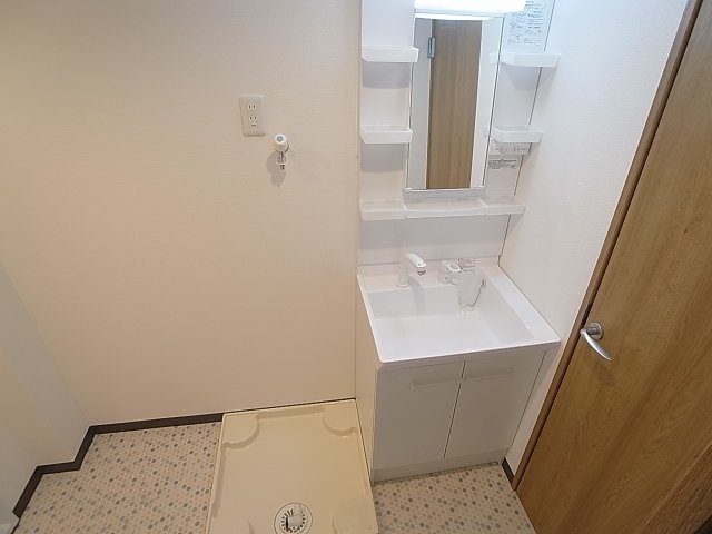 SUZURAN　DANCHI Ⅱの洗面所|独立洗面化粧台・シャンプードレッサー