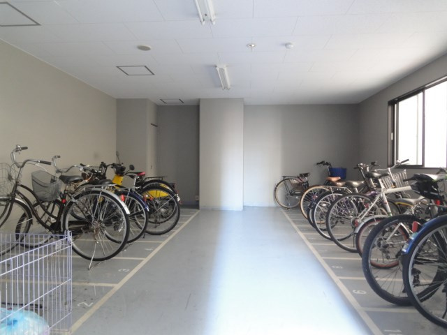 ディナスティ神戸元町通の外観