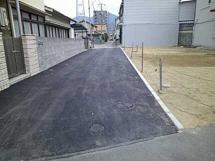 安芸郡海田町昭和町　新築一戸建て(全2棟)の前面道路含む現地写真