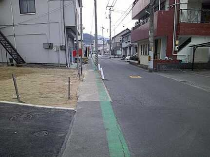 安芸郡海田町昭和町　新築一戸建て(全2棟)の前面道路含む現地写真