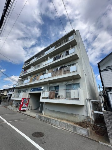 パインリーフ甲子園の外観