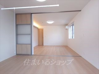 広島市安佐北区三入１丁目のアパートの居間・リビング