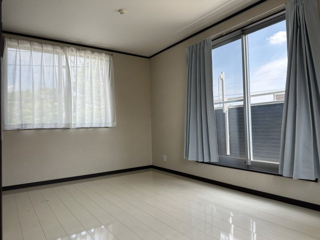 松戸市常盤平陣屋前貸家の洋室|ゆったりした洋室です