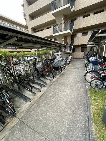 ハイツ甲四公園の外観