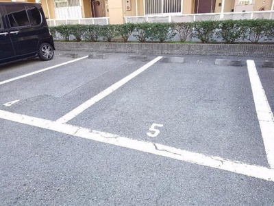 【駐車場】 | セントポーリア高砂 | 駐車場があるので、車を買う予定の方も安心です