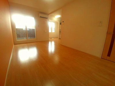 【居間・リビング】 | ラ・クレール・メゾン | ゆったりとしたリビングです