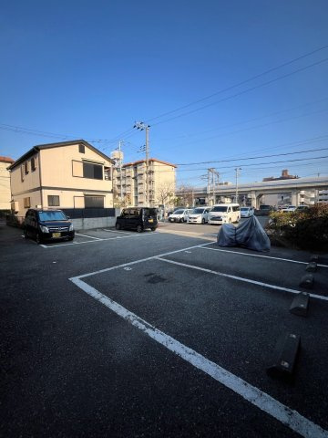 パセオ東灘の駐車場