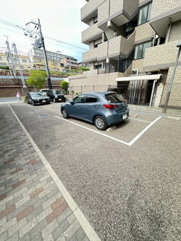 パインコート・平磯の駐車場