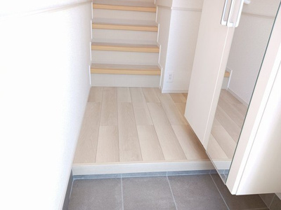 【玄関】 | ＰＵＮＡＮＡ | 収納もある玄関です